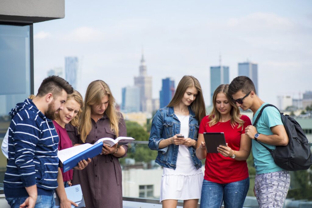 ワルシャワ大学 (University of Warsaw) 留学｜プログラム・学費・出願情報